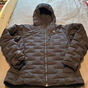 COPY - Mountain Hardwear puffer jacket! Size L